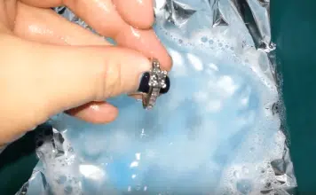 Comment nettoyer des bijoux en argent oxydés ?